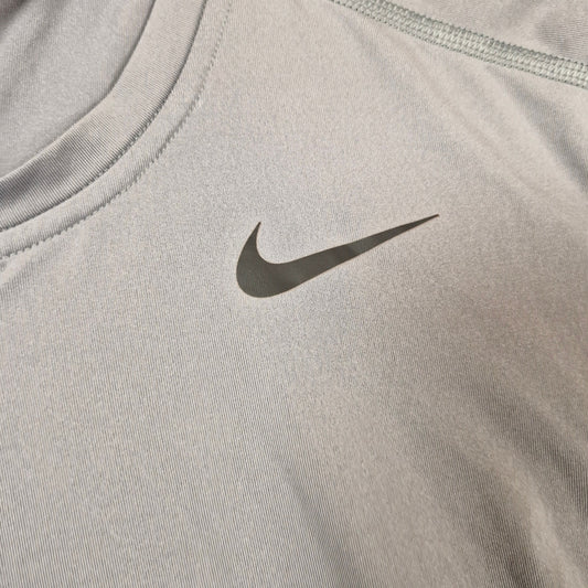 Nike Dri Fit Men’s Size Small Grey